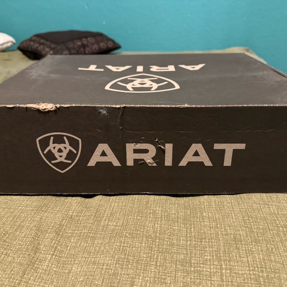 Men’s Ariat Boots size 7.5 almost brand new worn only once - Picture 7 of 8